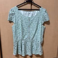 半袖ペプラムブラウスのサムネイル