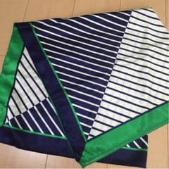 apart by lowrys スカーフのサムネイル