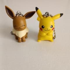 ポケモン キーホルダー ピカチュウ イーブイ 2体セット - メルカリ