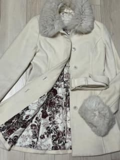 レストローズ アンゴラコート ラビットファー付き 裏地バラ柄 - メルカリ