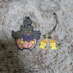 ポケモン　バケッチャ、ピカチュウリザードンストラップのサムネイル