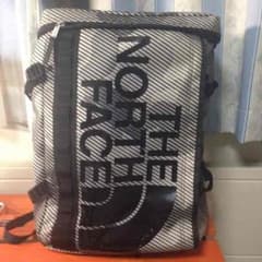 THE NORTH FACE モノクロ シャトル デイパックのサムネイル