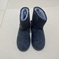 グレー ムートンブーツ ビジュー付きのサムネイル