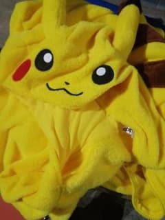 ピカチュウのコスプレ（じんま着用済み）のサムネイル
