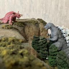 ゴジラ バラゴン 大怪獣総攻撃 ジオラマ ゴジラ バラゴン 大怪獣総攻撃 ジオラマ - メルカリ