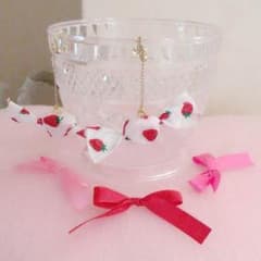 いちごみるく チェーン付き イヤリング \♡/のサムネイル