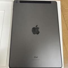 iPad 第9世代　64GB Wi-Fi+Cellularモデルのサムネイル