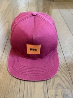 【値下げ中】FTC スナップバックキャップ　バーガンディのサムネイル