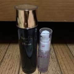 World is mineのサムネイル