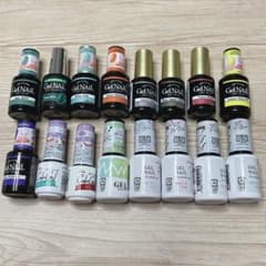 ジェルネイルまとめ売り16本セット - メルカリ