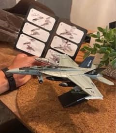F/A-18 スーパーホーネット トップガン F-18 戦闘機 プラモデル 模型のサムネイル