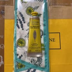 ロクシタンハンドクリーム30ml ツイリースカーフ付きのサムネイル