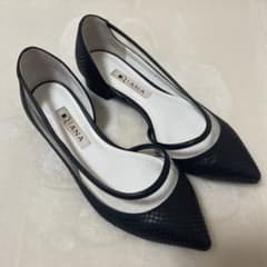 DIANA フラットパンプス ブラック パイソン柄 22.0のサムネイル