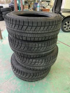 ブリザック VRX 215/65R16 16年製 スタッドレスのサムネイル