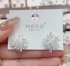 新品未開封✨花火モチーフ シルバーピアス ボタニカル フラワー 上品 華やかのサムネイル