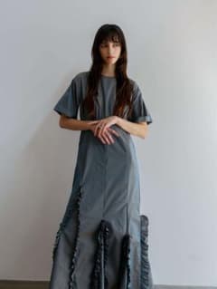 【美品】アシンメトリーフリルワンピースのサムネイル