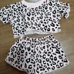 ヒョウ柄 クロップトップとショートパンツセットのサムネイル