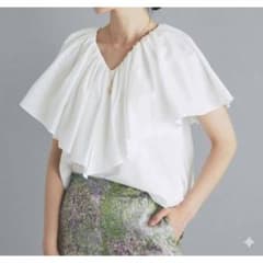 美品✨ SEVENTEN by MIHO KAWAHITO ラッフルブラウス S - メルカリ