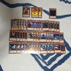 遊戯王 コズモ モンスターのサムネイル