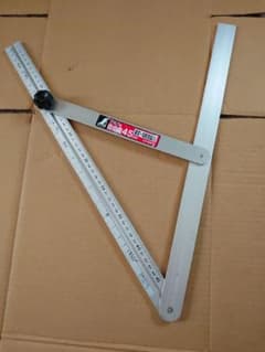 シンワ アルミ自由金 450mm 筋交・勾配目盛付【中古品】のサムネイル