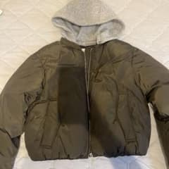 ZARA フード付き ダウンジャケット カーキ Sサイズのサムネイル