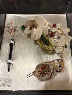 つまみ細工髪飾り3点セット かんざし 和装小物 成人式 卒業式 結婚式 振袖 白のサムネイル