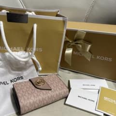【再値下げ】　マイケルコース　財布　ピンクのサムネイル