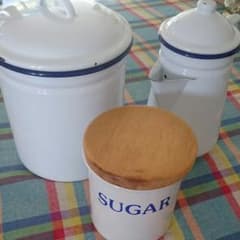 ☆さらに、さらにお値下げ!☆ホーロー容器・ポット・sugarポット☆のサムネイル