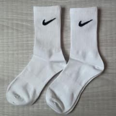 NIKE クルーソックス ホワイト 2足セット 25-27cmのサムネイル