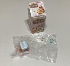 すみっコぐらし お菓子の家 リーメント　フィギュア  とかげ＆にせつむりのサムネイル