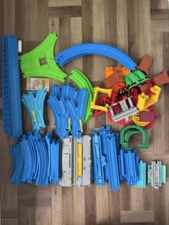 s*o様 プラレール　電車&レール　大量セットのサムネイル