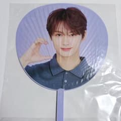 SEVENTEEN ジュンJUN うちわ 202 - メルカリ