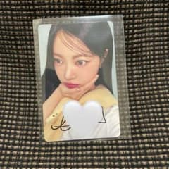 Le Sserafimルセラフィム ウンチェ 直筆サイン トレカ フォトカード