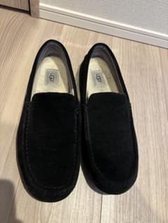 UGG メンズ モカシン ブラック - メルカリ