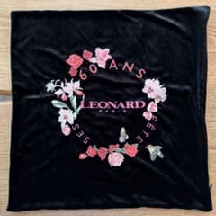 LEONARD PARIS クッションカバー ベロア調 刺繍　未使用品 LEONARD PARIS クッションカバー ベロア調 刺繍 未使用品 - メルカリ