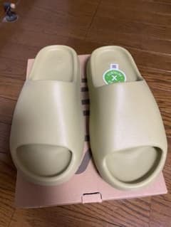 adidas YEEZY Slide Resinのサムネイル