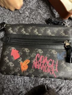 COACH グラフィティクラッチバッグのサムネイル