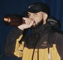 スペシャル新品 drake着Arc'teryx BEAMS Theta AR S - メルカリ