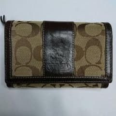 値下げさしました。COACHの二つ折り財布のサムネイル