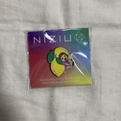 NiziU ピンバッジ MAKO Make you happyのサムネイル