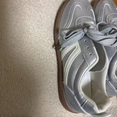 シルバースニーカーのサムネイル