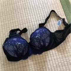 ブラジャーのサムネイル
