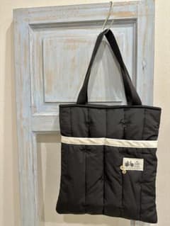 リボン刺繍 キルティングトートバッグ ブラック ハンドメイドのサムネイル