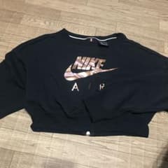 NIKE トレーナーのサムネイル