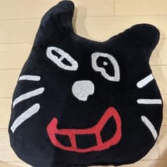 8.16限定値下げ キヨ猫 クッションのサムネイル