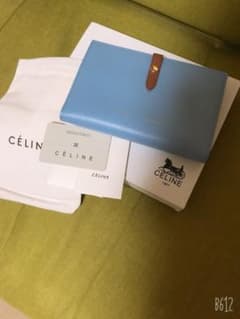 CÉLINE長財布！午前12時で取消します¥26000から¥19999のサムネイル