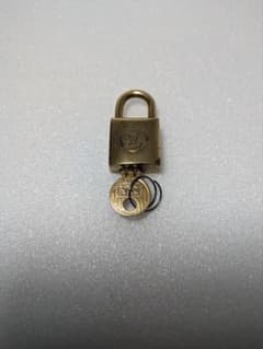 ルイ ヴィトン　カデナ　パドロック　旧タイプのサムネイル