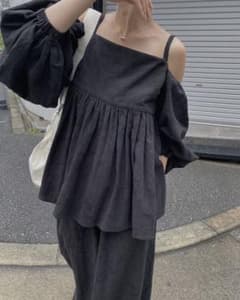 オフショルダー パフスリーブ ブラウス ブラックのサムネイル
