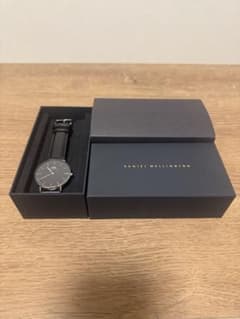 DANIEL WELLINGTON ブラックレザー時計 メンズのサムネイル