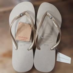 Havaianas ビーチサンダル ゴールド ビジュー付 37-38　24cmのサムネイル